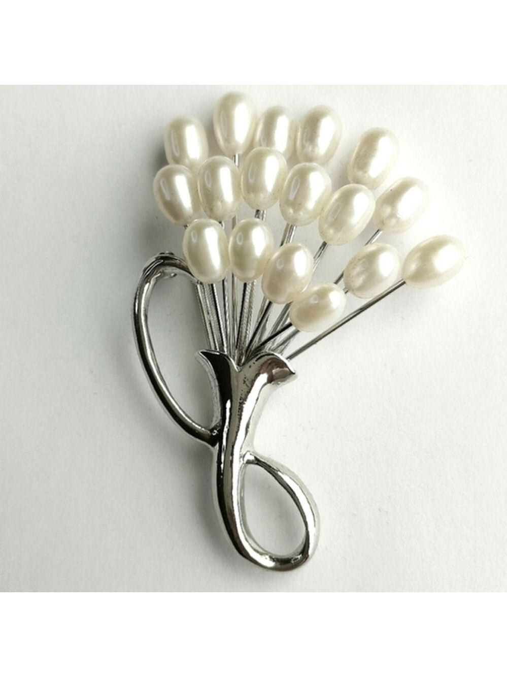Vintage White Cultured Freshwater Pearl bouquet Brooch Pin in silver